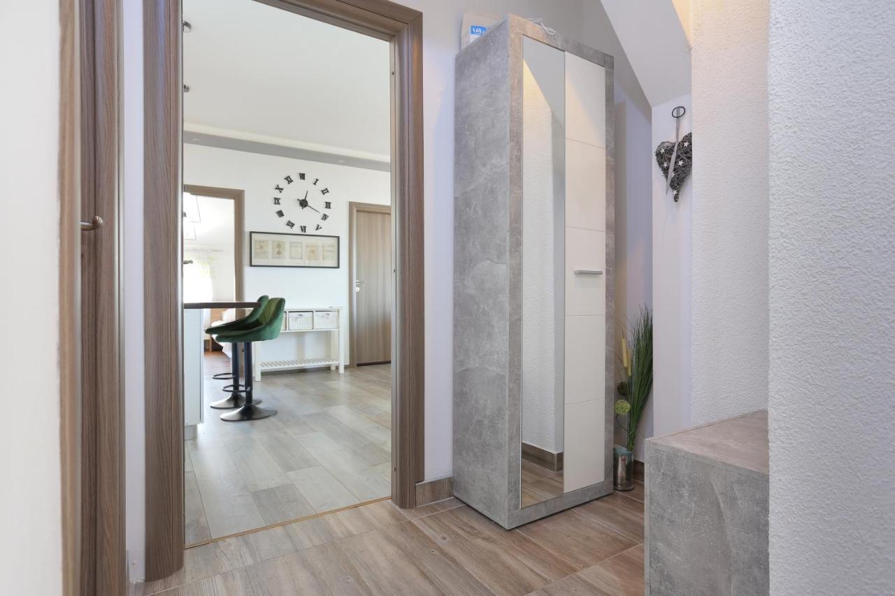 Apartments With A Parking Space Mastrinka, Ciovo - 4324 Trogir Exterior foto