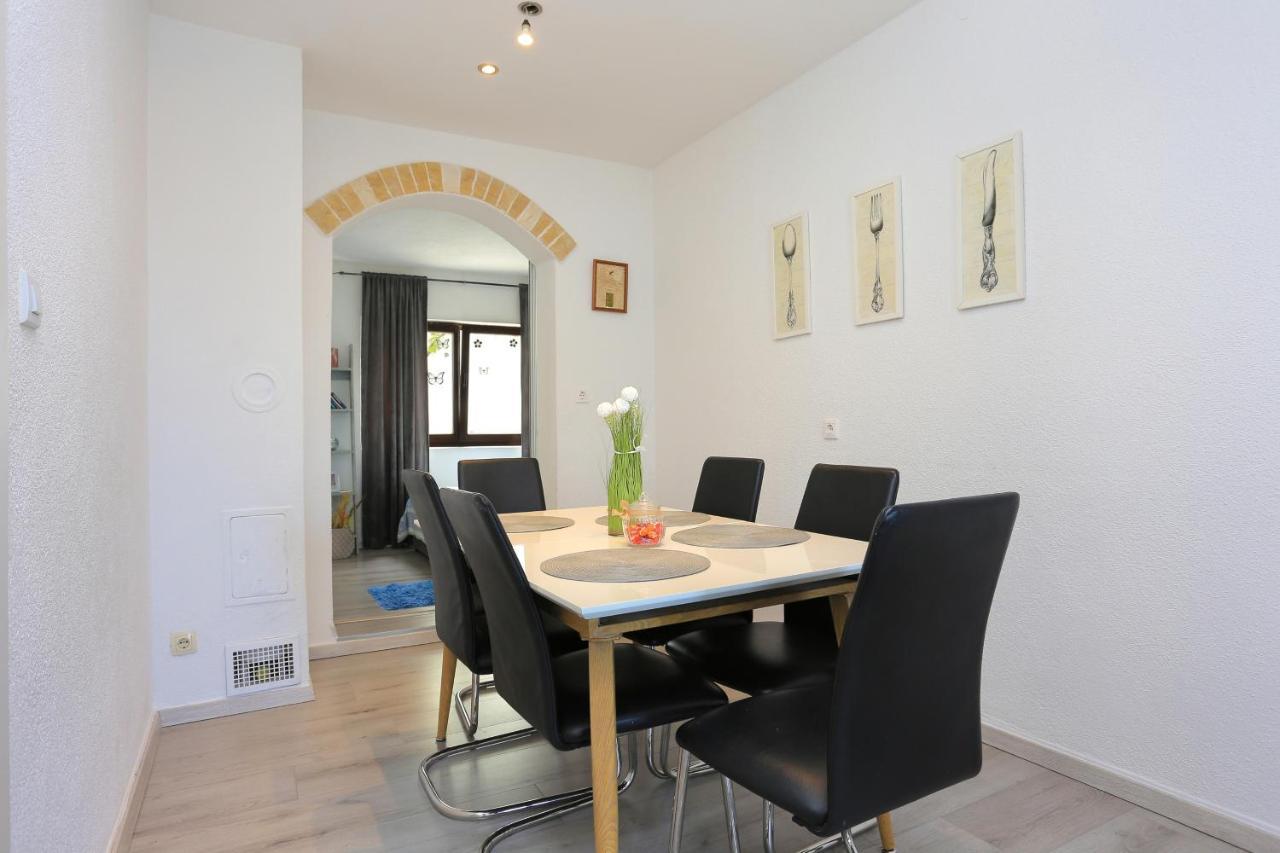 Apartments With A Parking Space Mastrinka, Ciovo - 4324 Trogir Exterior foto