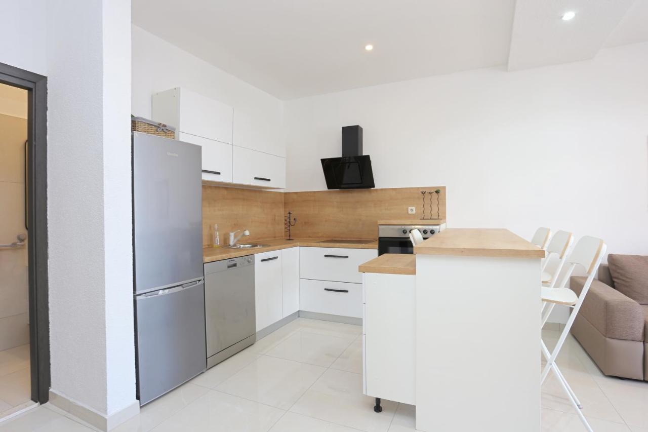Apartments With A Parking Space Mastrinka, Ciovo - 4324 Trogir Exterior foto