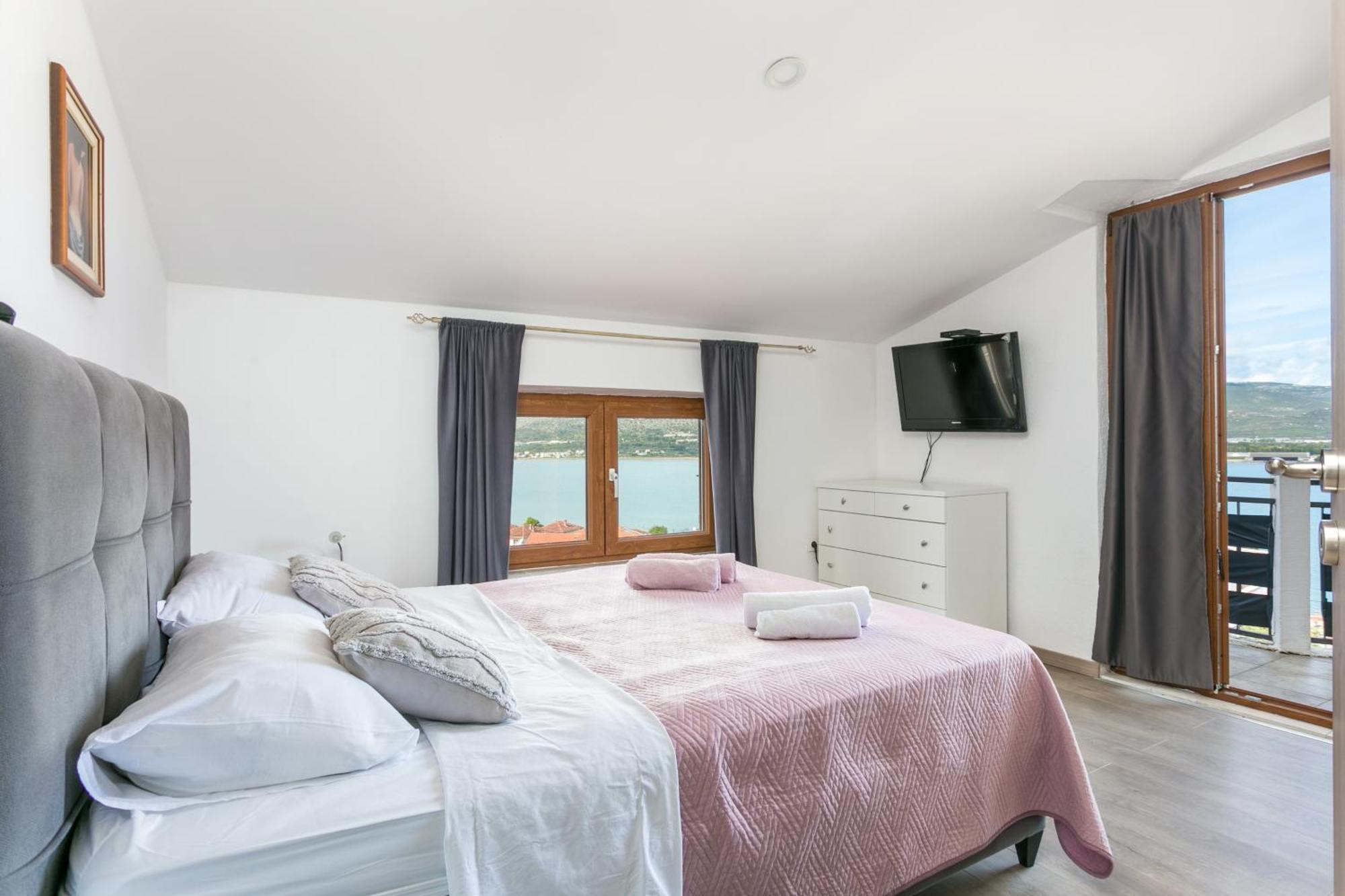 Apartments With A Parking Space Mastrinka, Ciovo - 4324 Trogir Exterior foto
